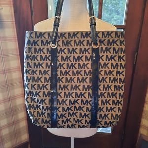 Authentic Michael Kors Sequin Stripes Purse / Handbag